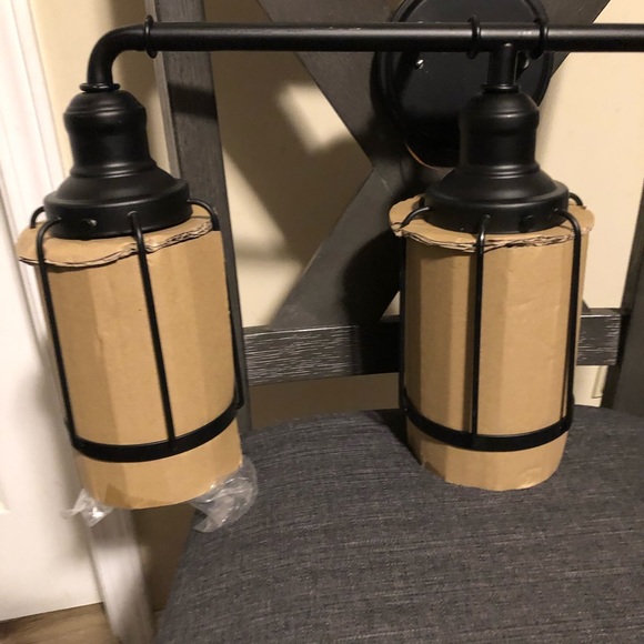 Ceiling lighting - Picture 2 of 9